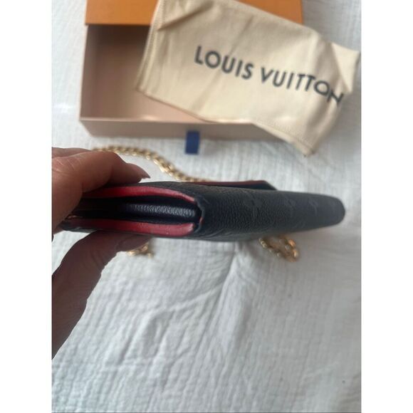 LOUIS VUITTON Empreinte Sarah Wallet NM Marine Rouge with chain - Picture 8 of 10